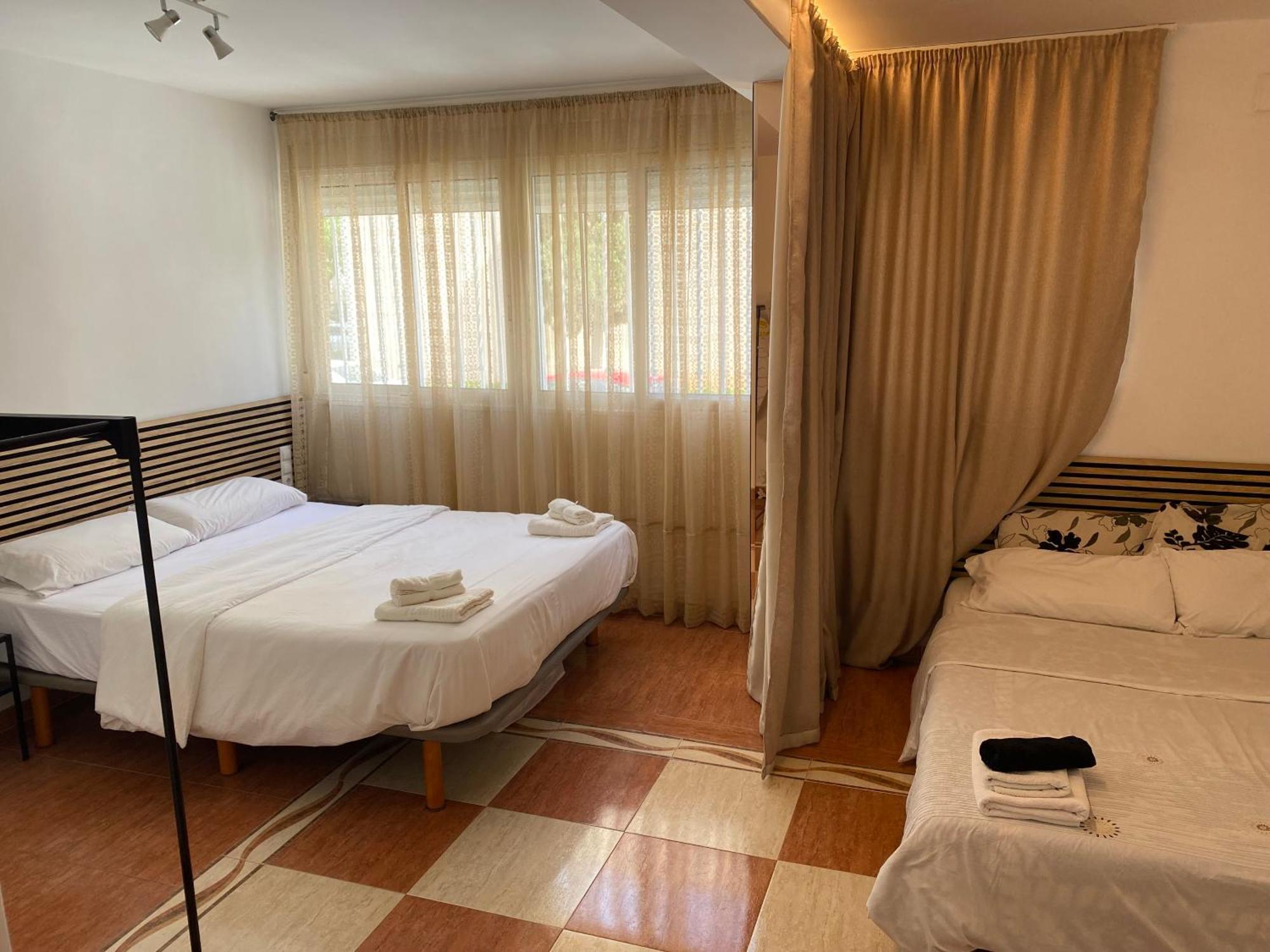 Habitaciones Con Bano Y Cocina Privada Βαλένθια Εξωτερικό φωτογραφία